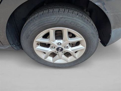 Used 2020 Kia Soul S FWD image 9