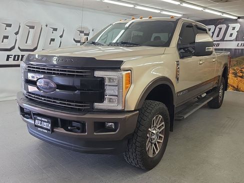 Used 2017 Ford F250 King Ranch w/ FX4 Off-Road Package AWD/4WD image 17