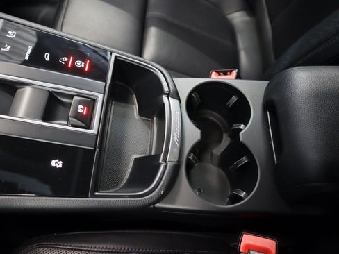 Certified 2025 Porsche Macan AWD/4WD image 20