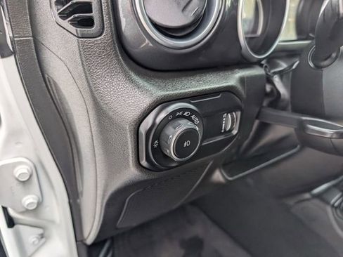 Used 2023 Jeep Wrangler Unlimited Sahara AWD/4WD image 12