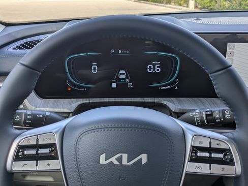 New 2025 Kia Telluride EX w/ EX Captain's Chair Package image 38