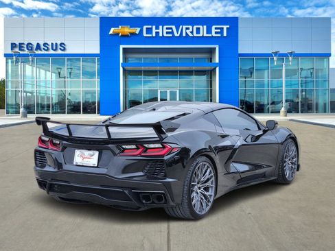 Used 2025 Chevrolet Corvette Stingray Coupe w/ Battery Protection Package image 4