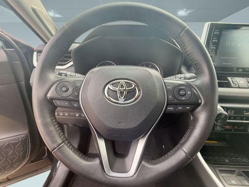 Used 2020 Toyota RAV4 XLE Premium FWD image 15