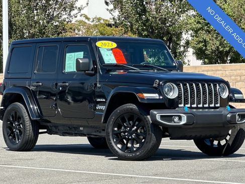 Used 2023 Jeep Wrangler Unlimited Sahara AWD/4WD image 2