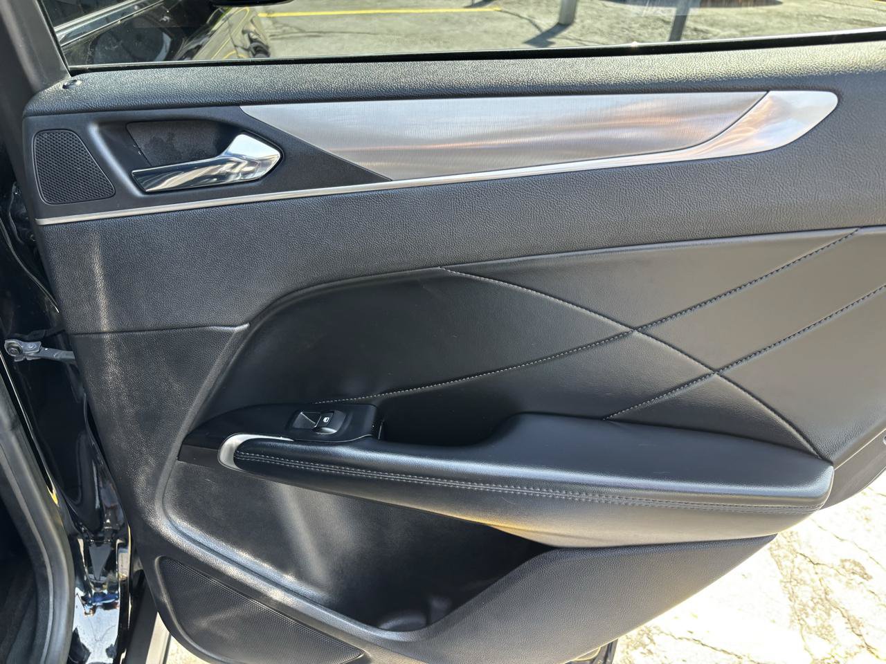 Used 2019 Lincoln MKC Reserve w/ MKC Climate Package AWD/4WD image 23