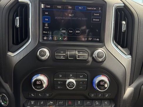 Used 2022 GMC Sierra 2500 Denali w/ Denali Ultimate Package image 18