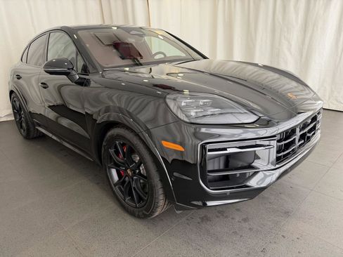 New 2026 Porsche Cayenne GTS image 7