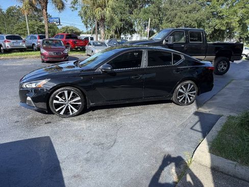 Used 2020 Nissan Altima 2.5 SR FWD image 4