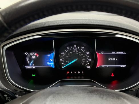 Used 2016 Ford Fusion SE w/ Equipment Group 202A image 19