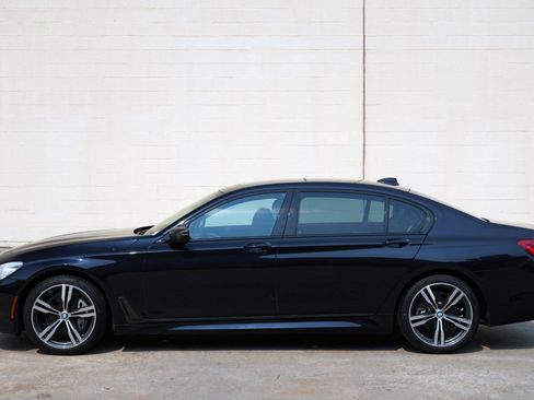 Used 2019 BMW 740i w/ M Sport Package RWD image 51