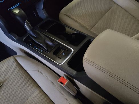 Used 2017 Ford Escape SE image 26