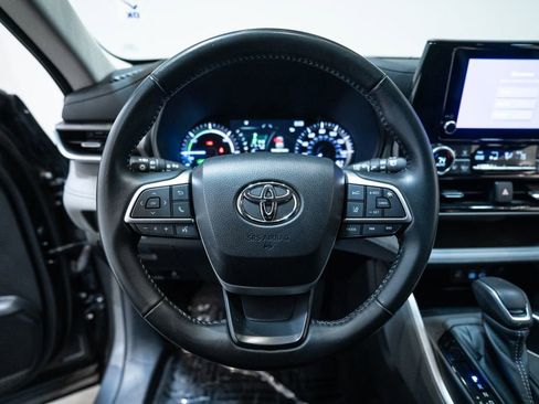 Certified 2023 Toyota Highlander LE image 18