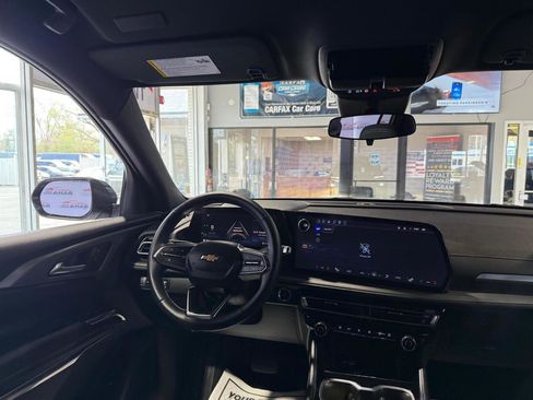 Used 2026 Chevrolet Traverse LT image 22