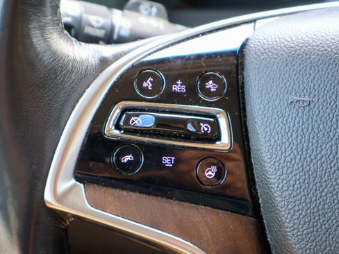 Used 2018 Cadillac Escalade ESV Luxury RWD image 14