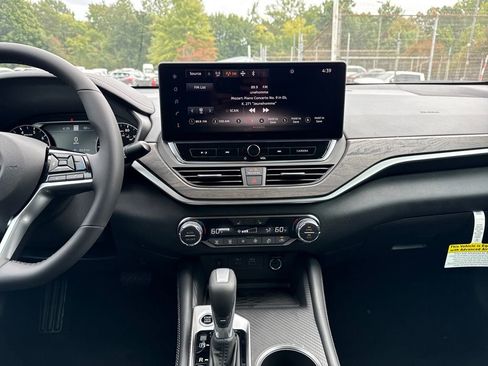 New 2025 Nissan Altima 2.5 SV w/ SV Premium Package image 17