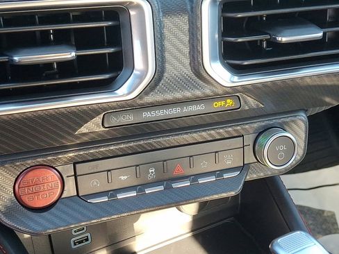 Used 2025 Ford Mustang GT Premium image 28