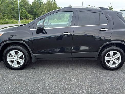 Used 2020 Chevrolet Trax LT w/ Driver Confidence Package AWD/4WD image 12
