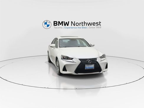Used 2018 Lexus IS 300 AWD image 7