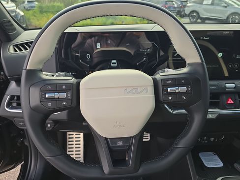 New 2025 Kia K4 GT-Line Turbo image 30