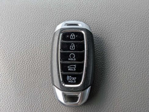 Used 2021 Hyundai Elantra SEL FWD image 32