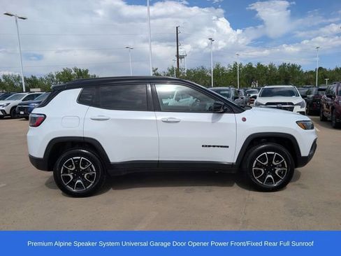 Used 2024 Jeep Compass Trailhawk AWD/4WD image 2