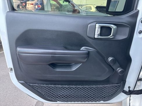 Used 2018 Jeep Wrangler Unlimited Sport image 10