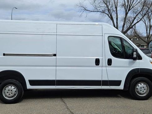 Used 2023 RAM ProMaster 2500 image 4