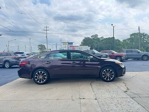 Used 2016 Toyota Avalon XLE Premium FWD image 4