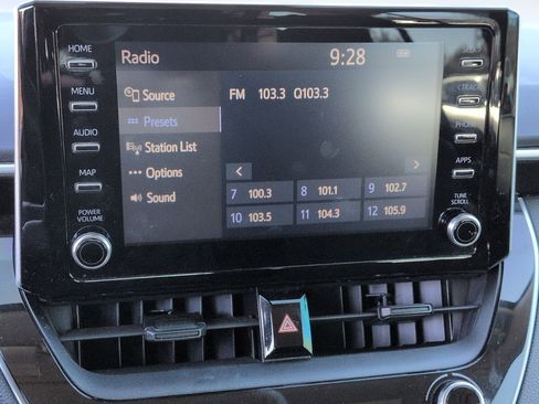 Used 2020 Toyota Corolla LE image 23