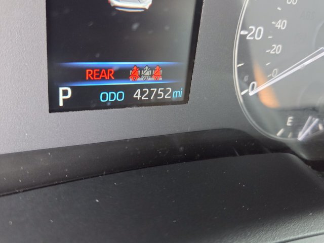 Used 2023 Toyota Corolla LE FWD image 28