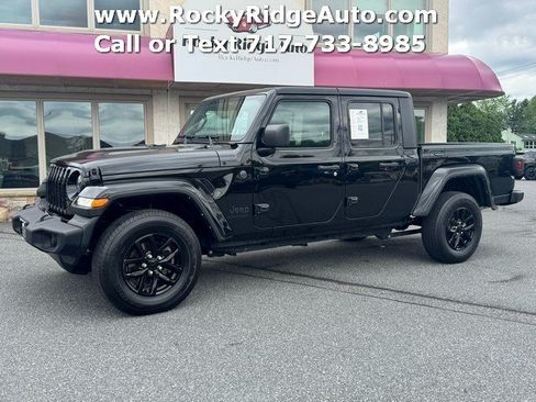 Used 2023 Jeep Gladiator Sport AWD/4WD image 4