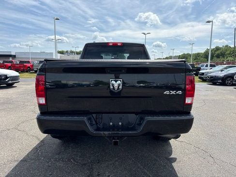 Used 2018 RAM 1500 Express w/ Express Value Package AWD/4WD image 3