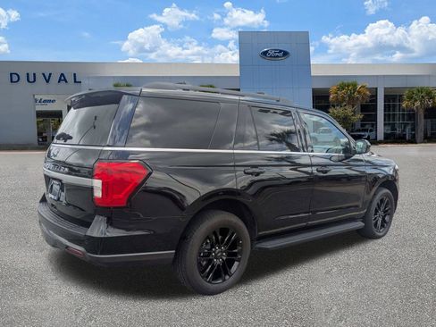 Used 2024 Ford Expedition XLT AWD/4WD image 4