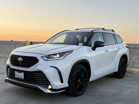 Used 2023 Toyota Highlander XSE image 7