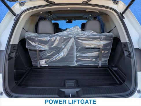 New 2025 Honda Pilot Touring image 23