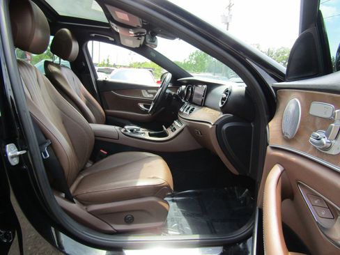 Used 2018 Mercedes-Benz E 300 4MATIC w/ Premium 1 Package image 13