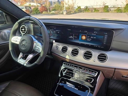 Used 2019 Mercedes-Benz E 63 AMG S w/ Exterior Lighting Package image 10