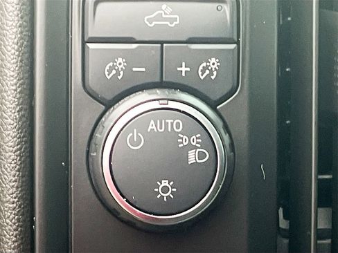 Used 2024 Chevrolet Silverado 1500 Custom image 10