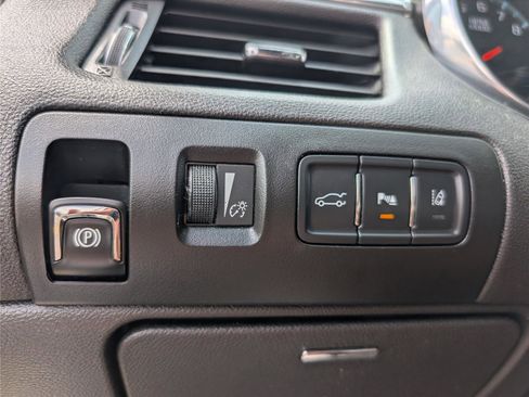 Used 2014 Chevrolet Impala LTZ FWD image 33