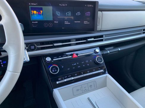 Used 2025 Hyundai Santa Fe SEL image 17