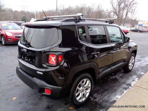 Used 2015 Jeep Renegade Latitude image 3