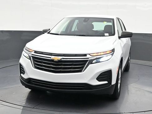 Used 2022 Chevrolet Equinox LS FWD image 9