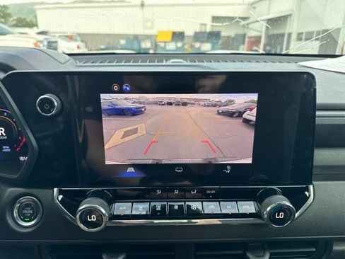 Used 2025 Chevrolet Colorado Trail Boss AWD/4WD image 23