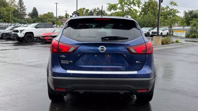 Used 2018 Nissan Rogue Sport SL w/ SL Premium Package FWD image 4