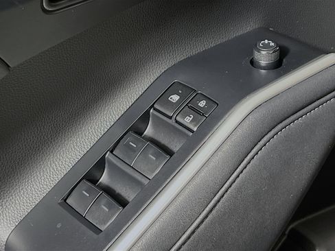 Used 2023 Toyota Highlander XSE image 16