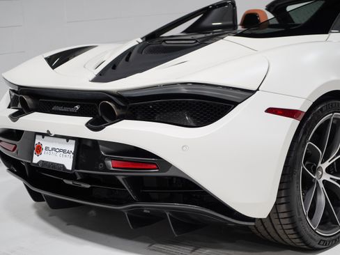 Used 2020 McLaren 720S Spider RWD image 6