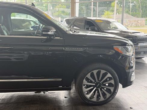 Used 2024 Lincoln Navigator Reserve AWD/4WD image 5