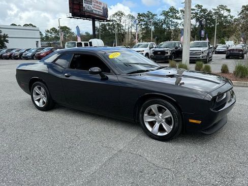 Used 2011 Dodge Challenger image 12