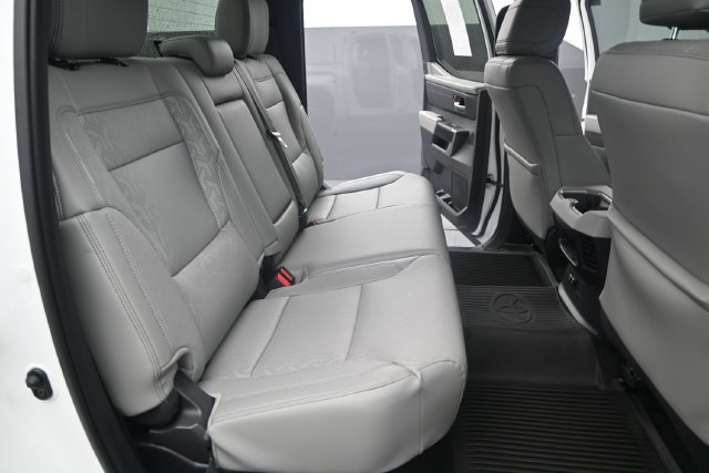 Used 2025 Toyota Tundra Limited AWD/4WD image 14