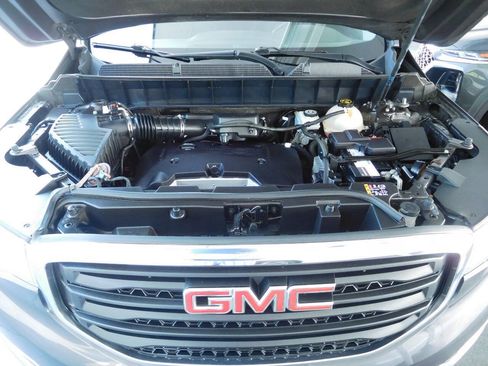 Used 2019 GMC Acadia SLE FWD image 17